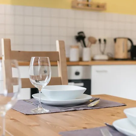 Gemuetliches 10min Zur Neustadt -netflix-