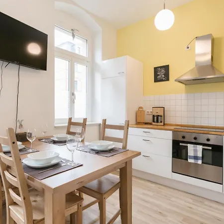 Gemuetliches 10min Zur Neustadt -netflix-